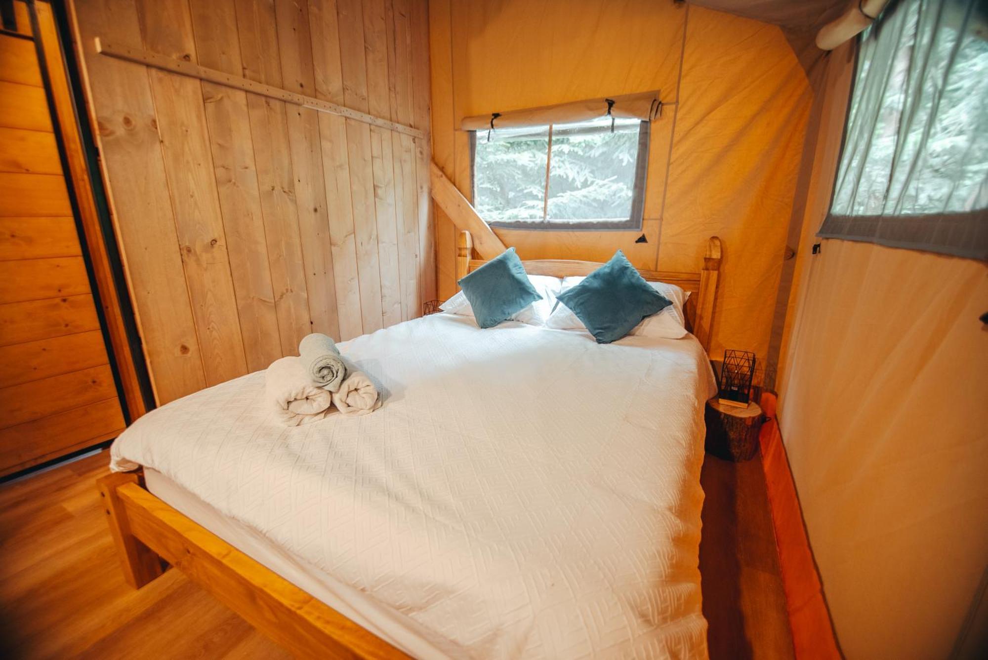 Cosy Forest Lodge Penrhos  Екстер'єр фото
