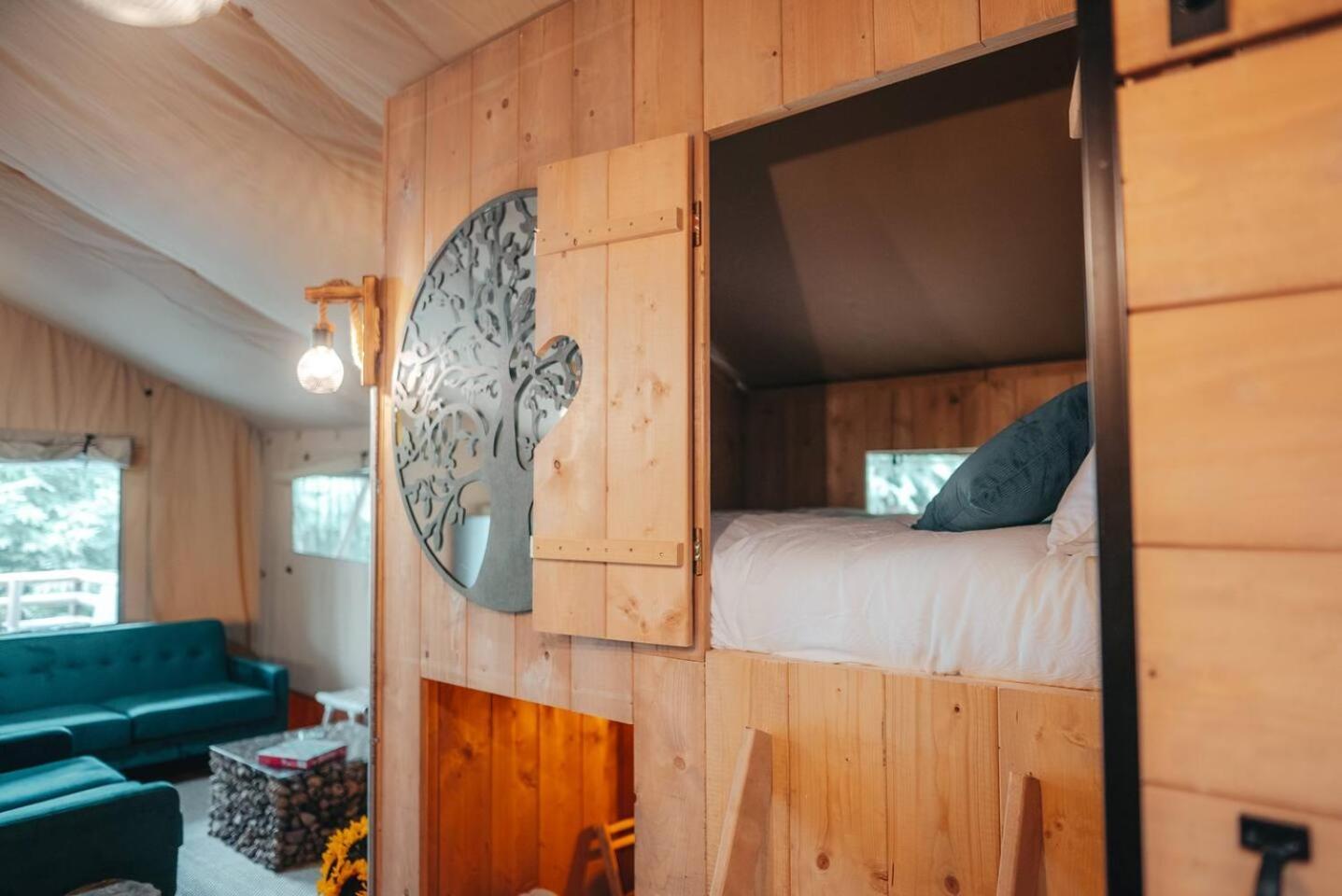 Cosy Forest Lodge Penrhos  Екстер'єр фото