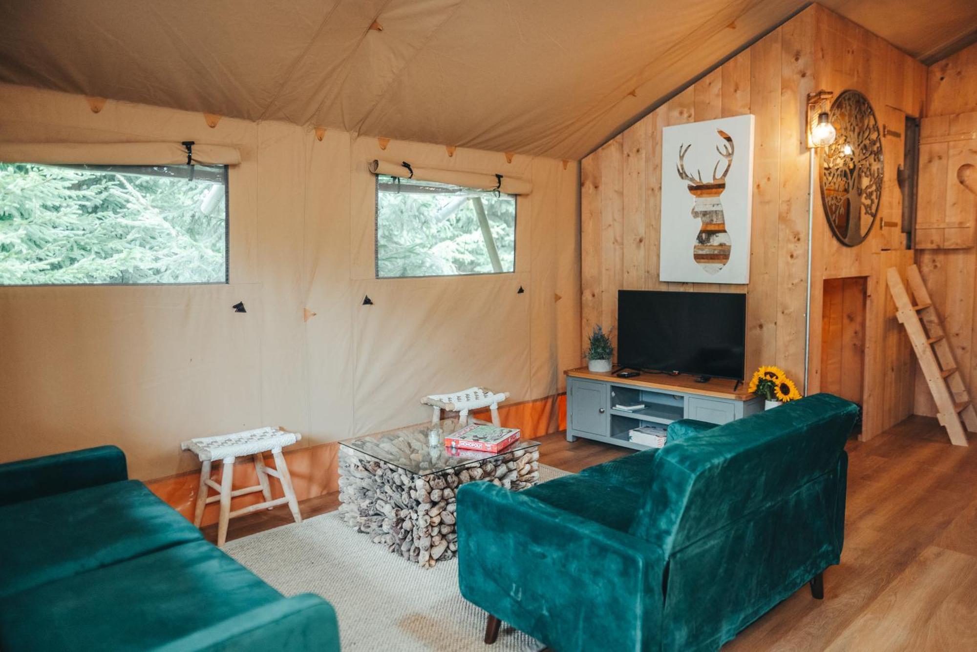 Cosy Forest Lodge Penrhos  Екстер'єр фото
