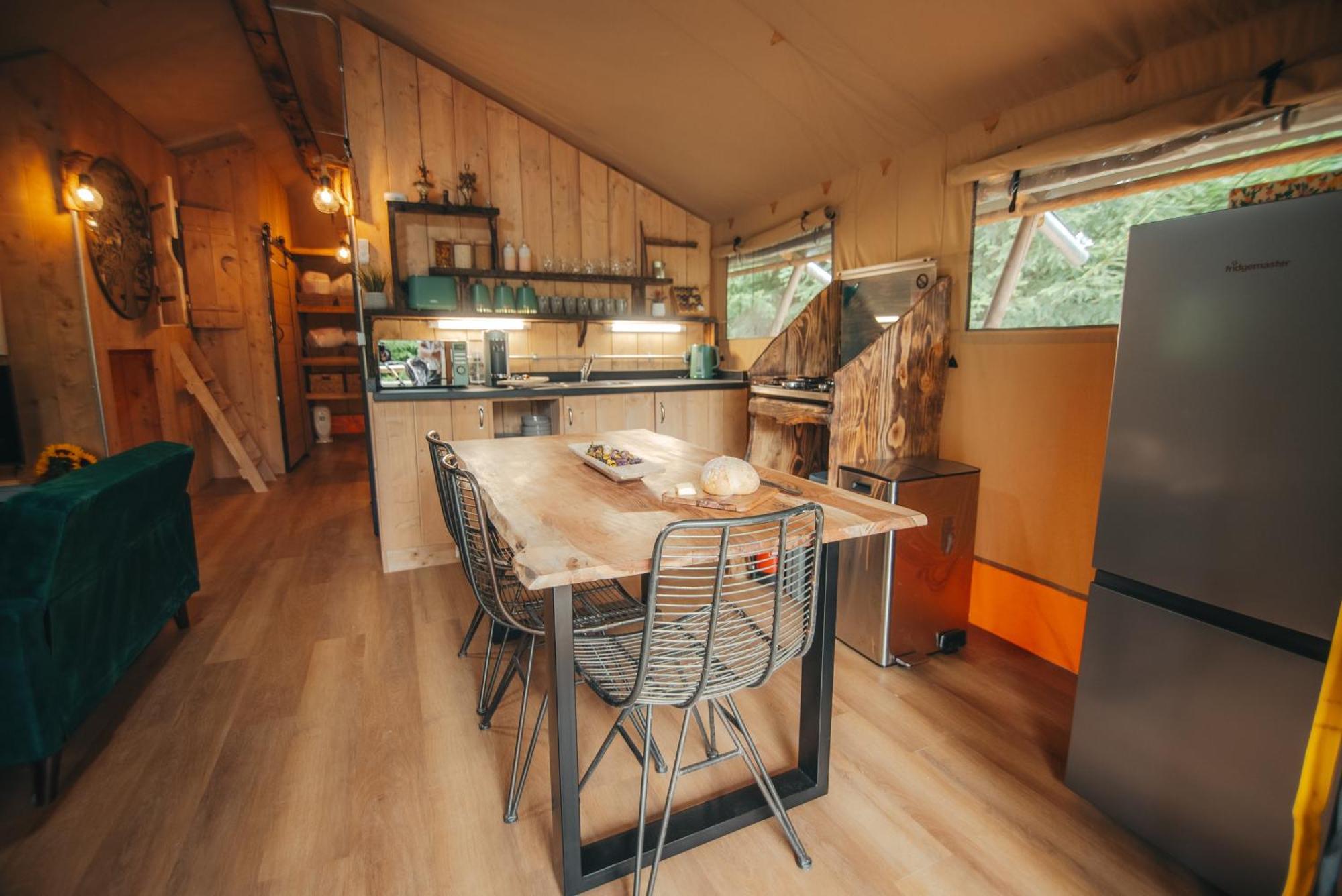 Cosy Forest Lodge Penrhos  Екстер'єр фото