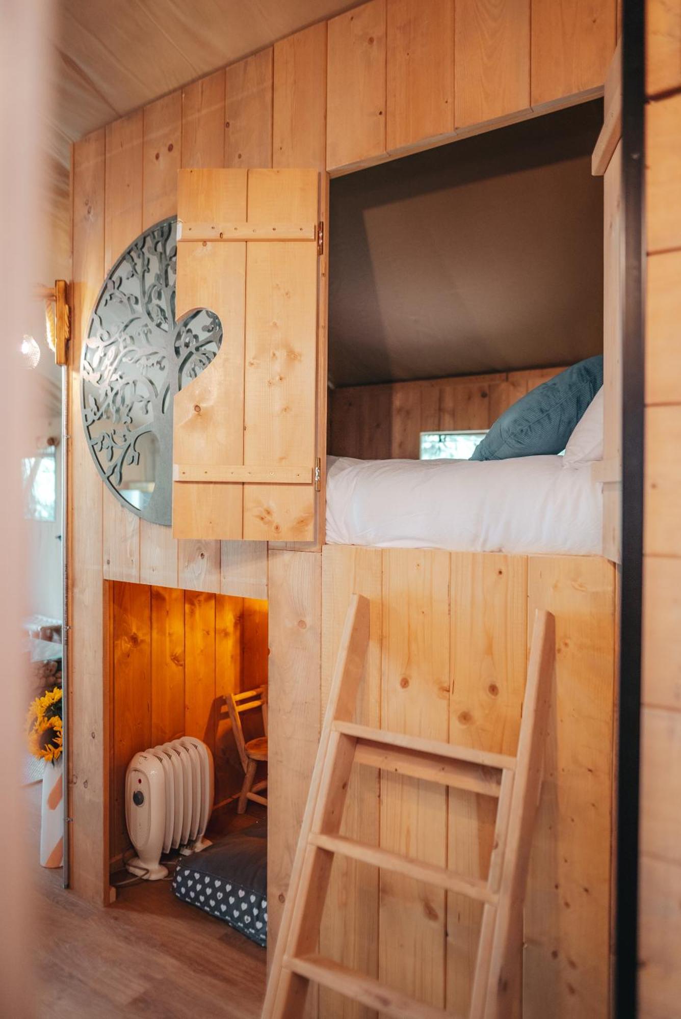 Cosy Forest Lodge Penrhos  Екстер'єр фото