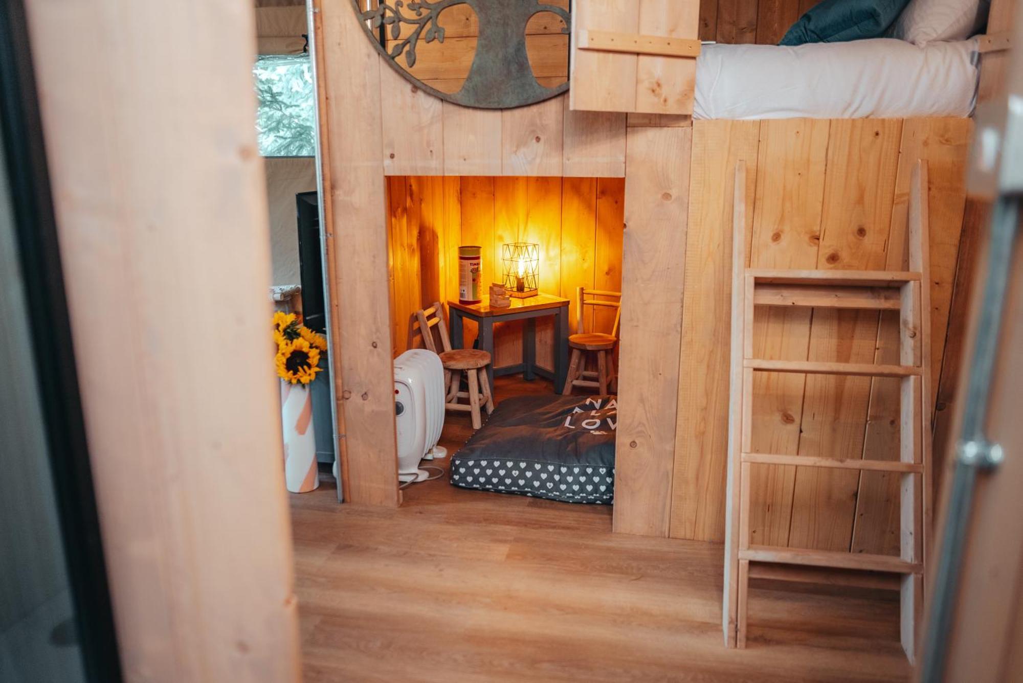 Cosy Forest Lodge Penrhos  Екстер'єр фото