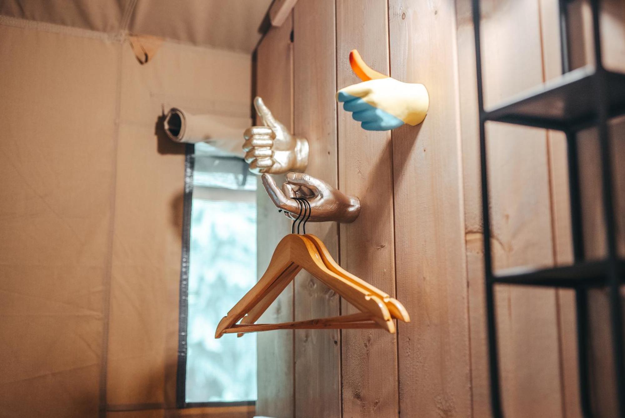 Cosy Forest Lodge Penrhos  Екстер'єр фото
