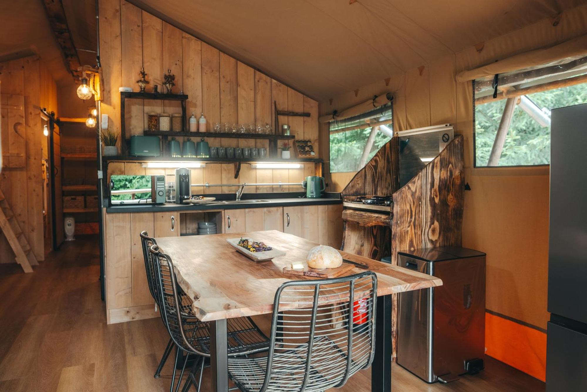 Cosy Forest Lodge Penrhos  Екстер'єр фото