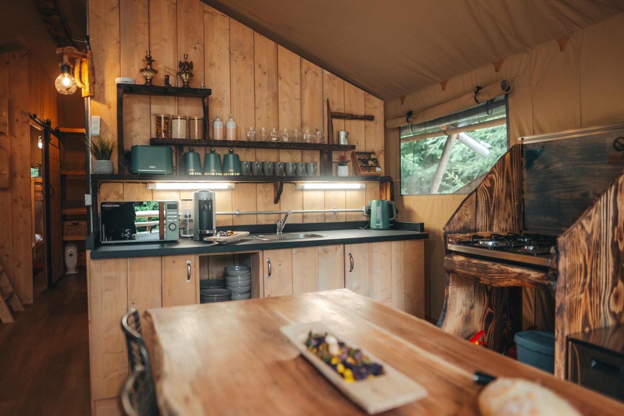 Cosy Forest Lodge Penrhos  Екстер'єр фото