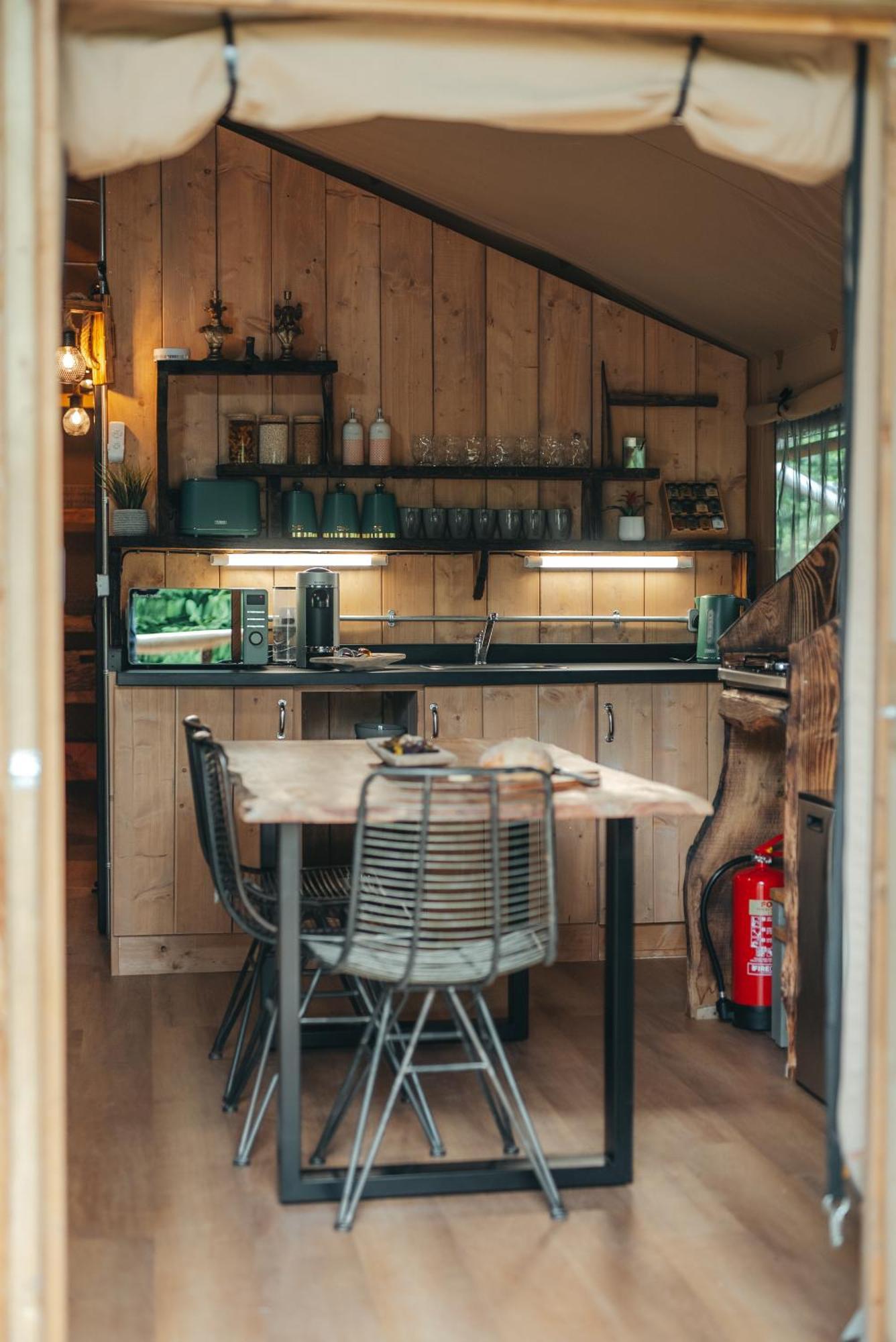 Cosy Forest Lodge Penrhos  Екстер'єр фото